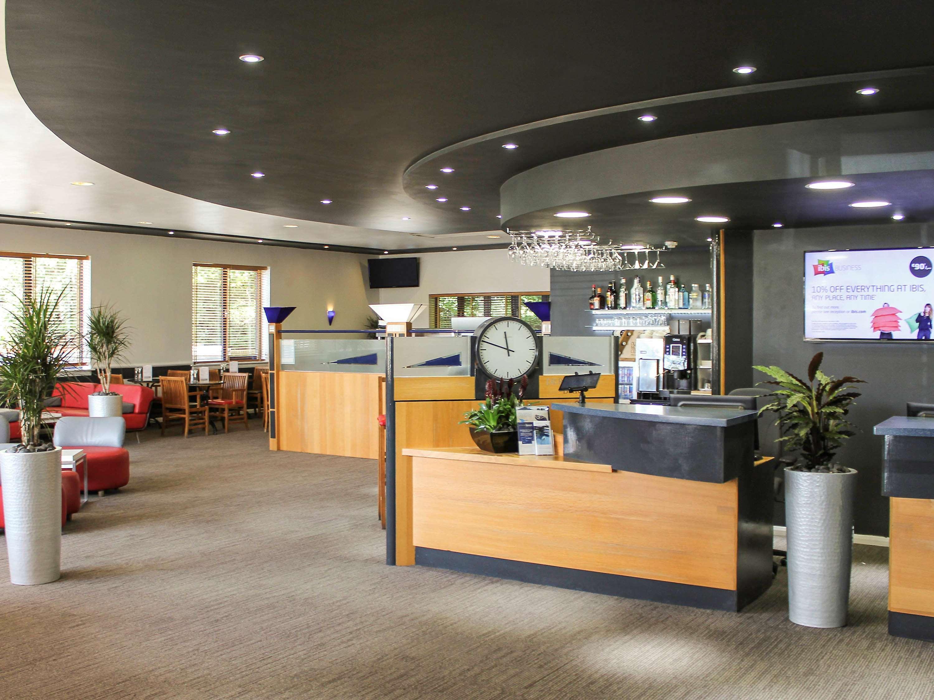 Ibis Cardiff Gate - International Business Park Hotel Luaran gambar