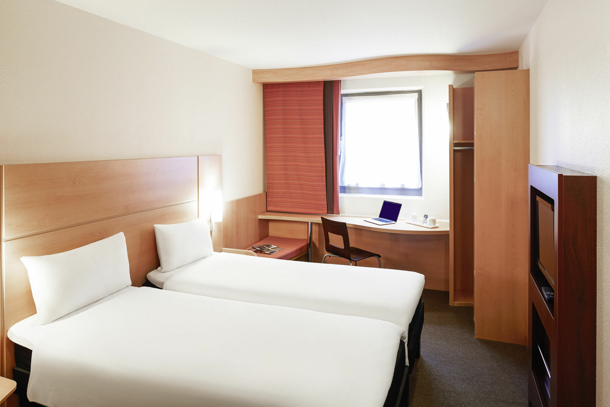 Ibis Cardiff Gate - International Business Park Hotel Luaran gambar